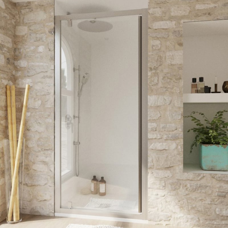 Choisir une porte de douche pivotante pour son espace. 